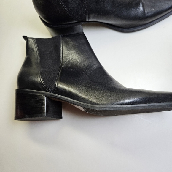 Nicole Sleek Black Ankle Boots NWT - Picture 1 of 11